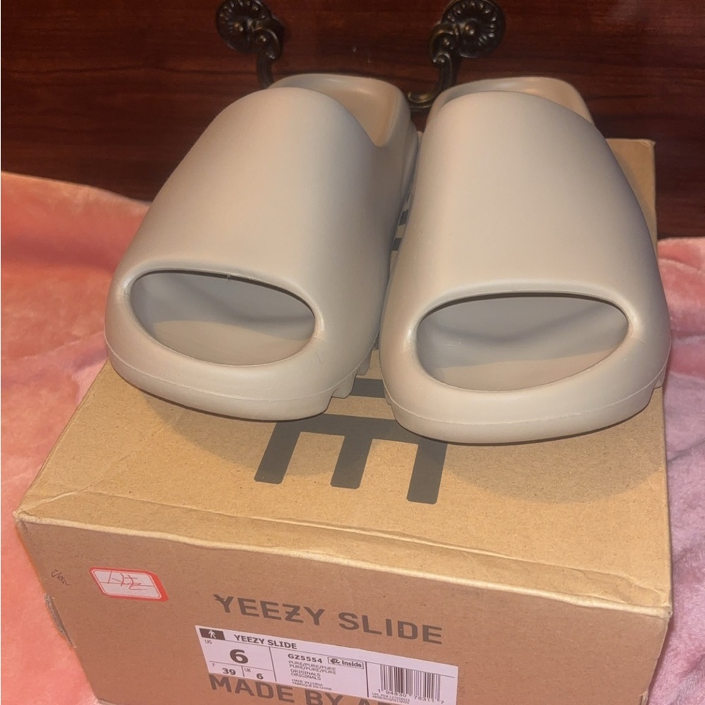 Adidas Yeezy Slide PURE size 6